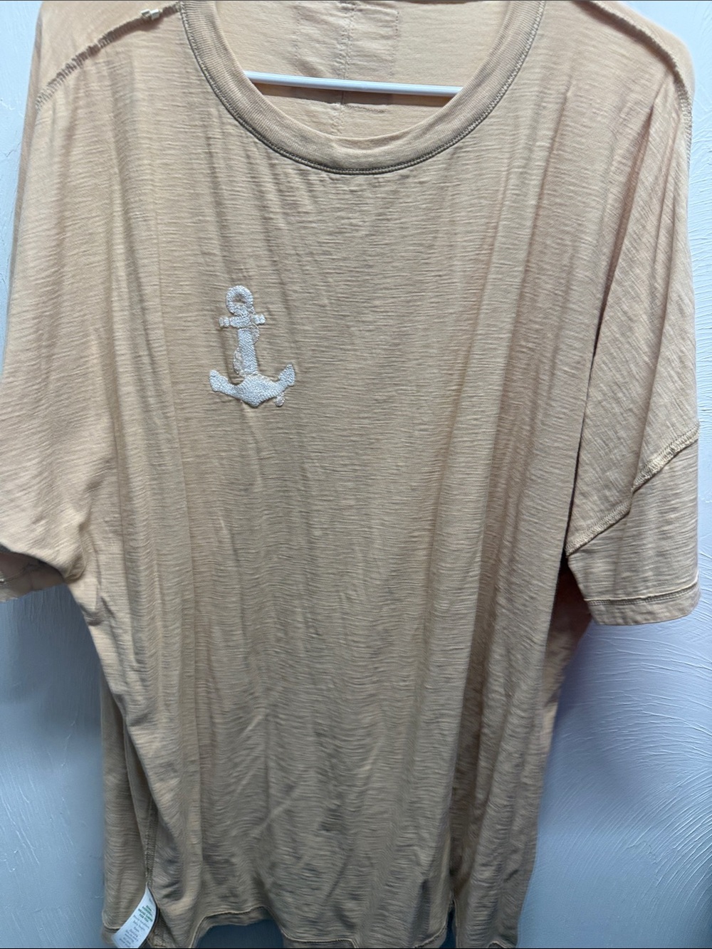 Casual Anchor Tee in Beige